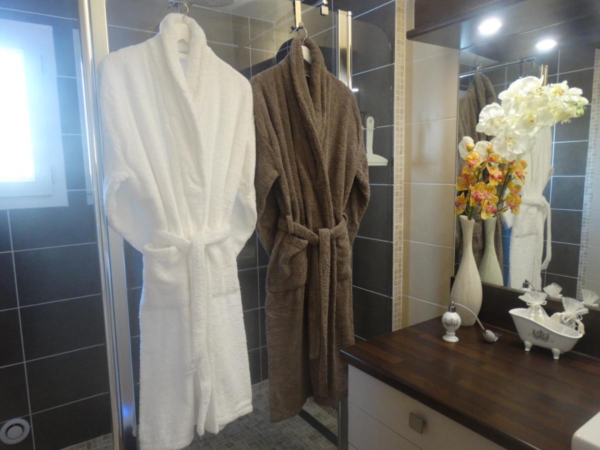 Aigues Marines Bed & Breakfast ภายนอก รูปภาพ